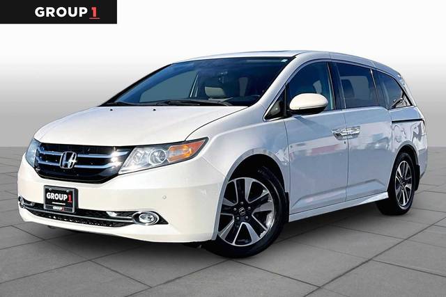 2016 Honda Odyssey Touring FWD photo