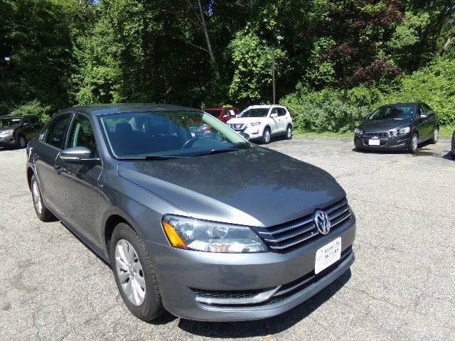 2015 Volkswagen Passat 1.8T Wolfsburg Ed FWD photo