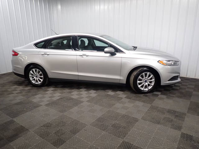 2016 Ford Fusion S FWD photo