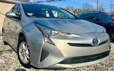 2016 Toyota Prius Three FWD photo