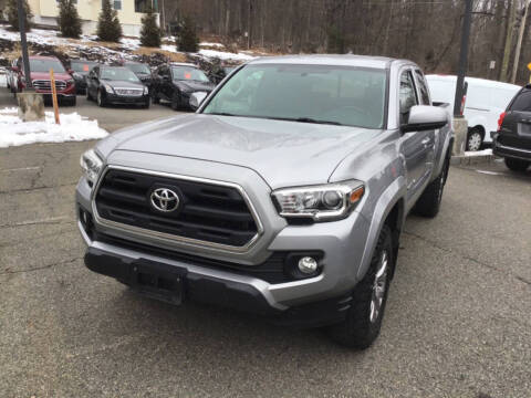 2016 Toyota Tacoma SR5 4WD photo