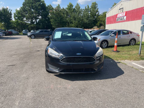 2016 Ford Focus SE FWD photo