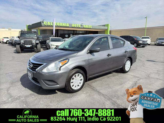 2016 Nissan Versa S FWD photo