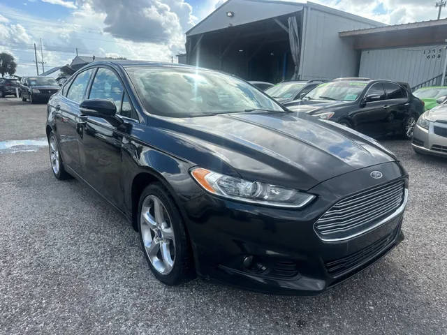 2015 Ford Fusion SE FWD photo
