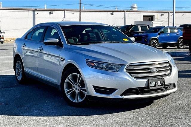 2015 Ford Taurus SEL FWD photo