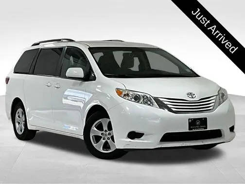 2016 Toyota Sienna LE FWD photo