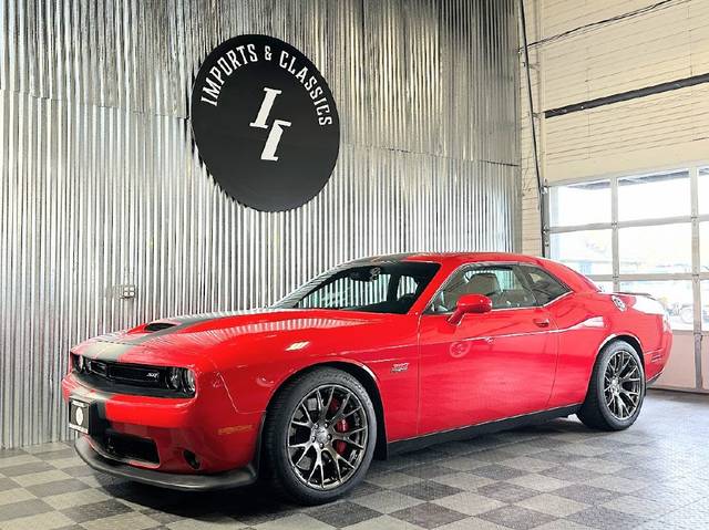 2016 Dodge Challenger SRT 392 RWD photo