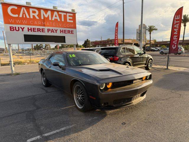2016 Dodge Challenger SXT RWD photo