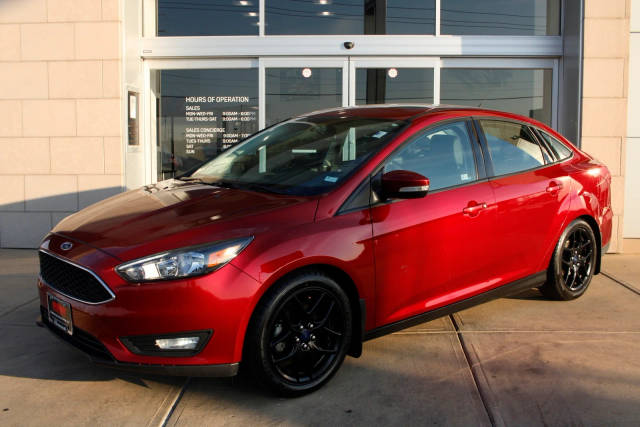 2016 Ford Focus SE FWD photo