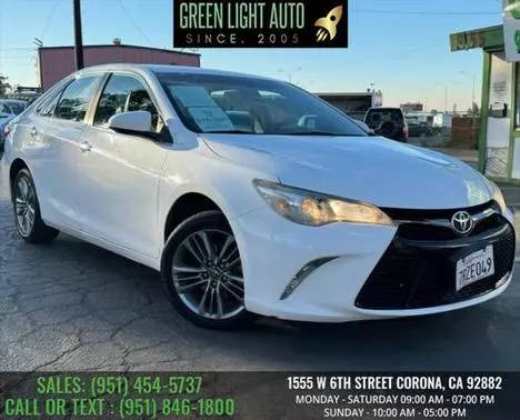 2016 Toyota Camry SE FWD photo