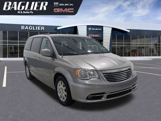2016 Chrysler Town and Country Touring FWD photo