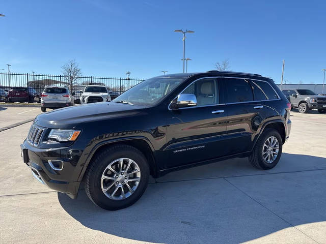 2015 Jeep Grand Cherokee Overland RWD photo