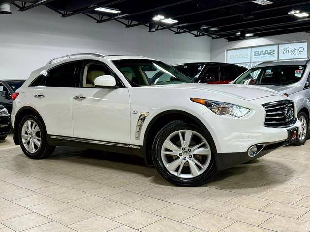 2016 Infiniti QX70  AWD photo