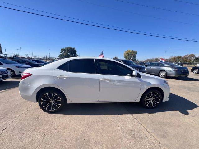 2016 Toyota Corolla LE FWD photo