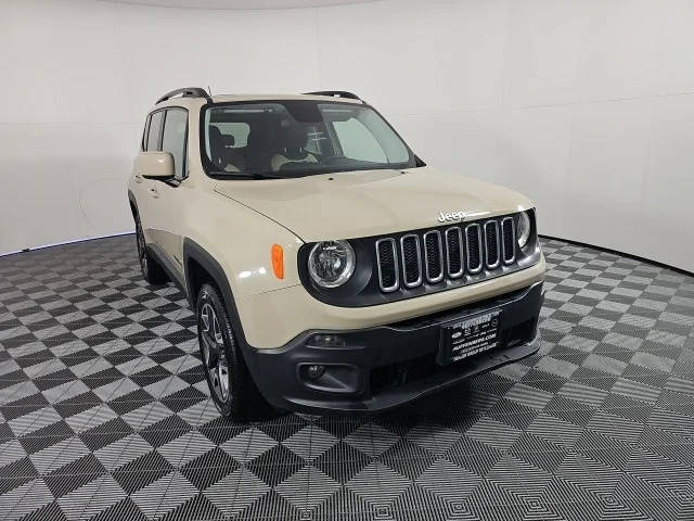 2016 Jeep Renegade Latitude 4WD photo