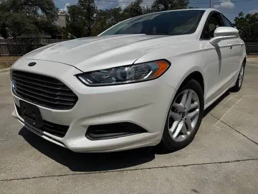 2016 Ford Fusion SE FWD photo