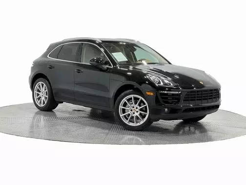 2016 Porsche Macan S AWD photo