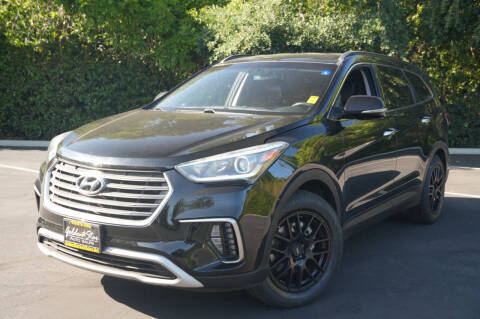 2017 Hyundai Santa Fe Limited FWD photo