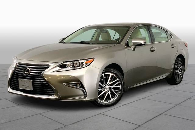 2016 Lexus ES  FWD photo