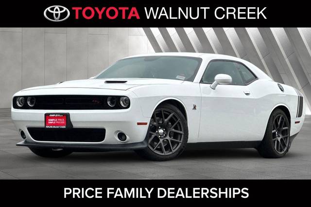 2016 Dodge Challenger R/T Scat Pack RWD photo