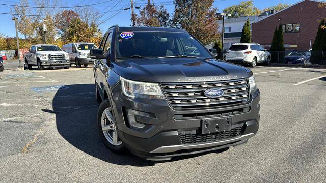 2016 Ford Explorer XLT 4WD photo