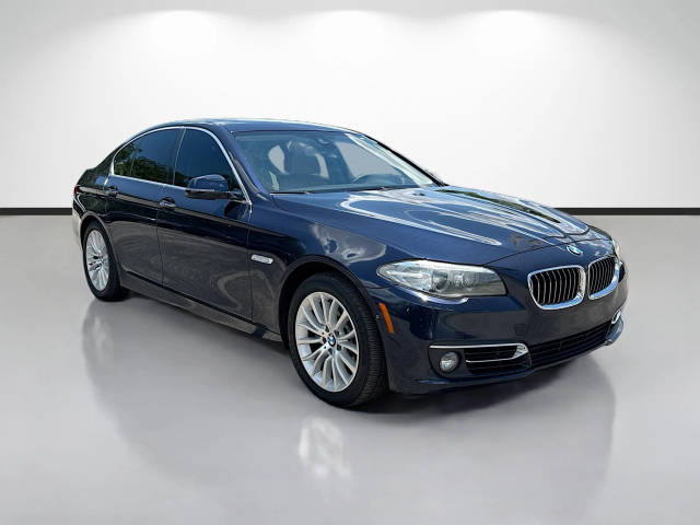 2016 BMW 5 Series 528i RWD photo
