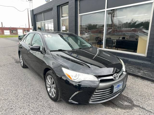 2016 Toyota Camry XLE FWD photo