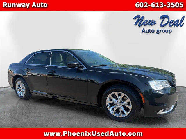 2015 Chrysler 300 Limited RWD photo