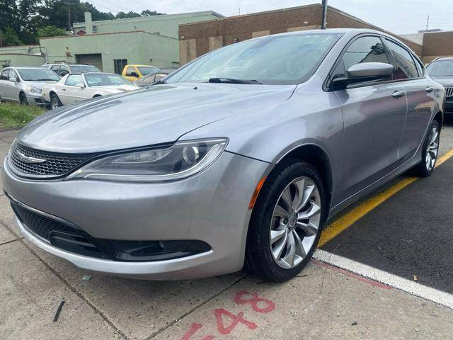 2015 Chrysler 200 S FWD photo