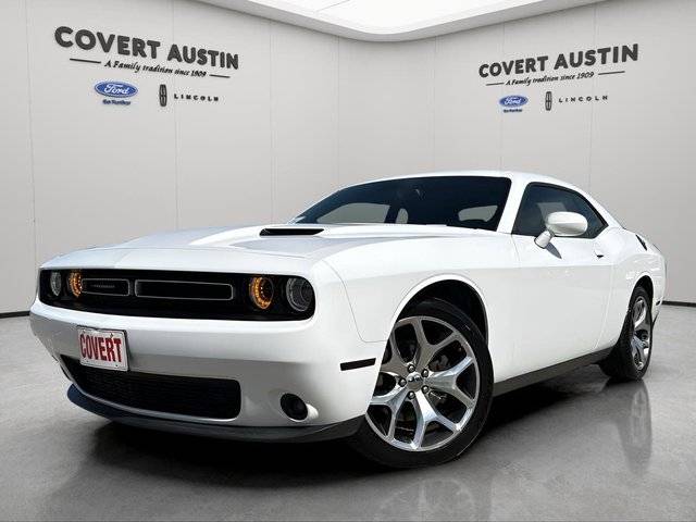 2016 Dodge Challenger SXT Plus RWD photo