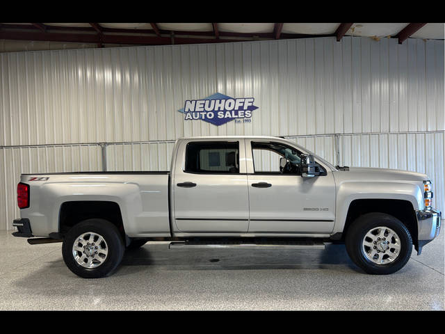 2015 Chevrolet Silverado 2500HD LT 4WD photo