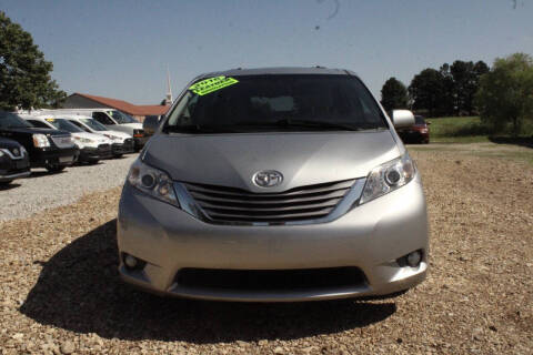 2016 Toyota Sienna XLE FWD photo