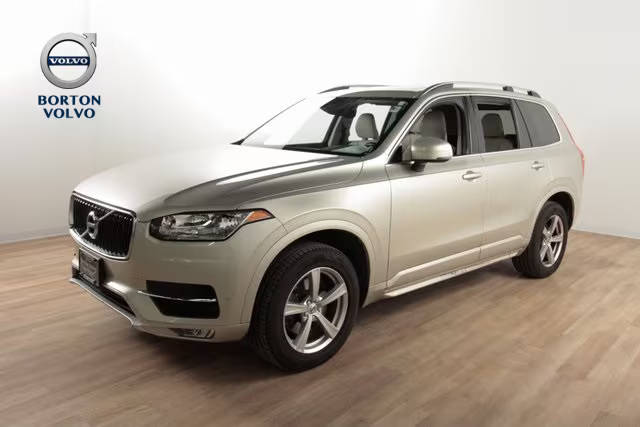 2016 Volvo XC90 T5 Momentum AWD photo