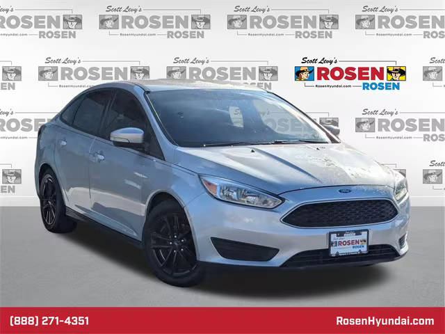 2016 Ford Focus SE FWD photo