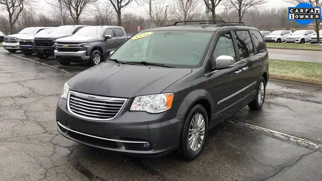 2016 Chrysler Town and Country Touring-L Anniversary Edition FWD photo