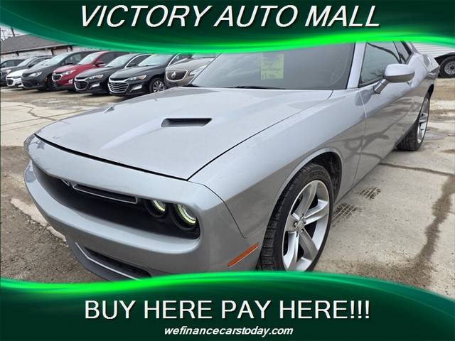 2016 Dodge Challenger SXT RWD photo