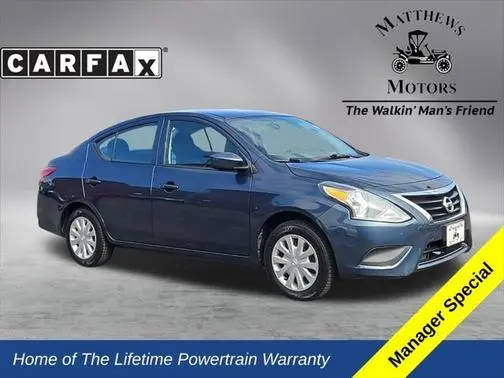 2016 Nissan Versa S FWD photo