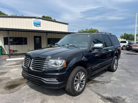 2016 Lincoln Navigator Select RWD photo