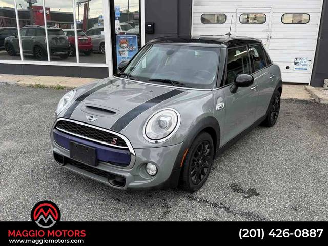 2016 MINI Hardtop 4 Door S FWD photo