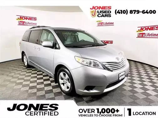 2016 Toyota Sienna LE FWD photo