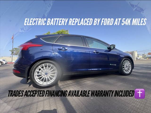 2016 Ford Focus FWD photo