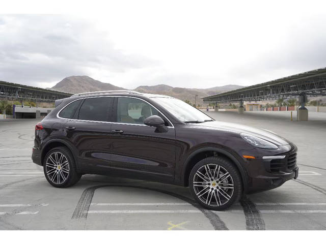 2016 Porsche Cayenne S AWD photo