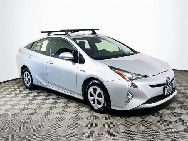 2016 Toyota Prius Three Touring FWD photo