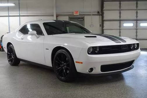 2016 Dodge Challenger R/T Plus RWD photo