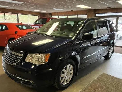 2016 Chrysler Town and Country Touring FWD photo
