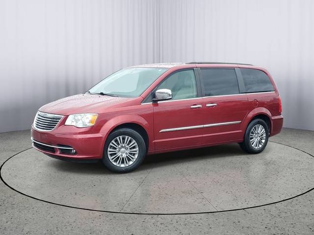 2016 Chrysler Town and Country Touring-L Anniversary Edition FWD photo