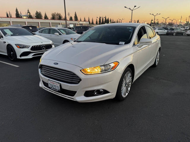 2016 Ford Fusion SE FWD photo