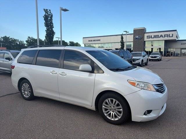 2015 Toyota Sienna XLE Premium FWD photo