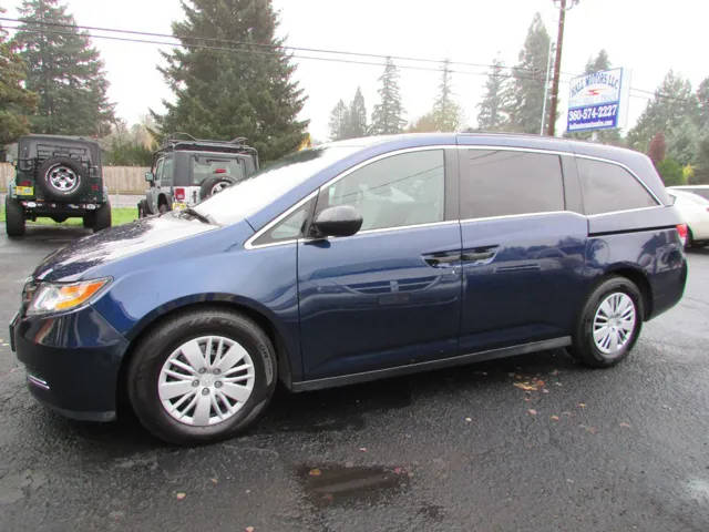 2016 Honda Odyssey LX FWD photo