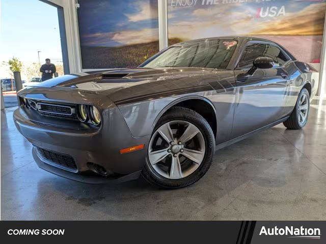 2016 Dodge Challenger SXT RWD photo